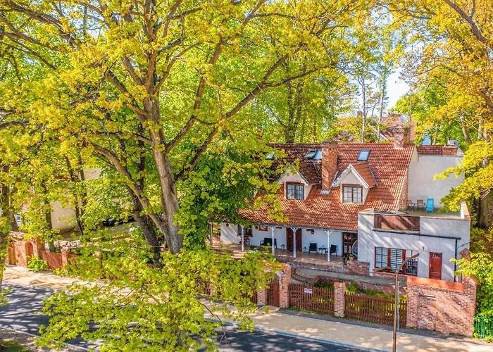 Dansar ゲストハウス レバル